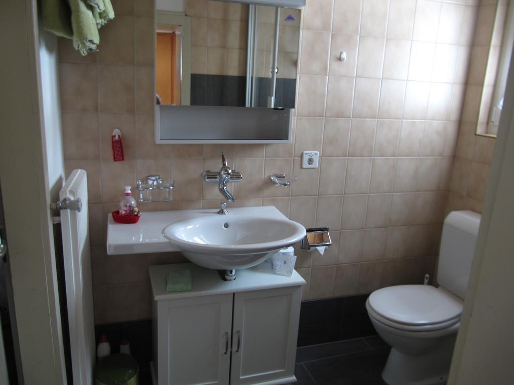 Pension Hof Zur Stilli Apartment Davos Bilik gambar